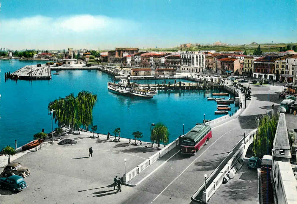 Lago di Garda - DESENZANO — vista do porto e da cidade — A. Preda, Milano, n° 131 - Frente