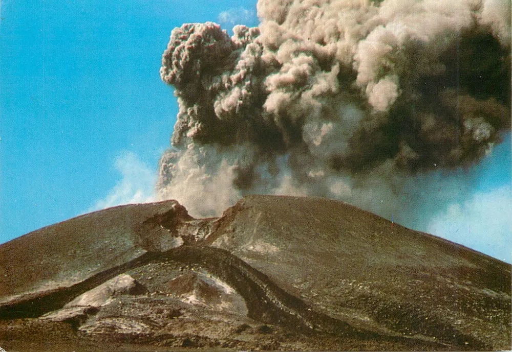 Etna (Sizilien) — Ausbruch des Nordosten-Kraters mit Asche und Lapilli — Verlag Tornatore - Messina - Vorderseite