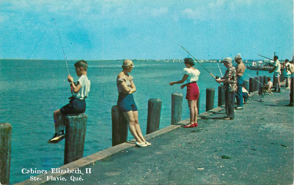Cabines Elizabeth II — Ste-Flavie, Qué. — Tichnor Bros. Inc. - Frente