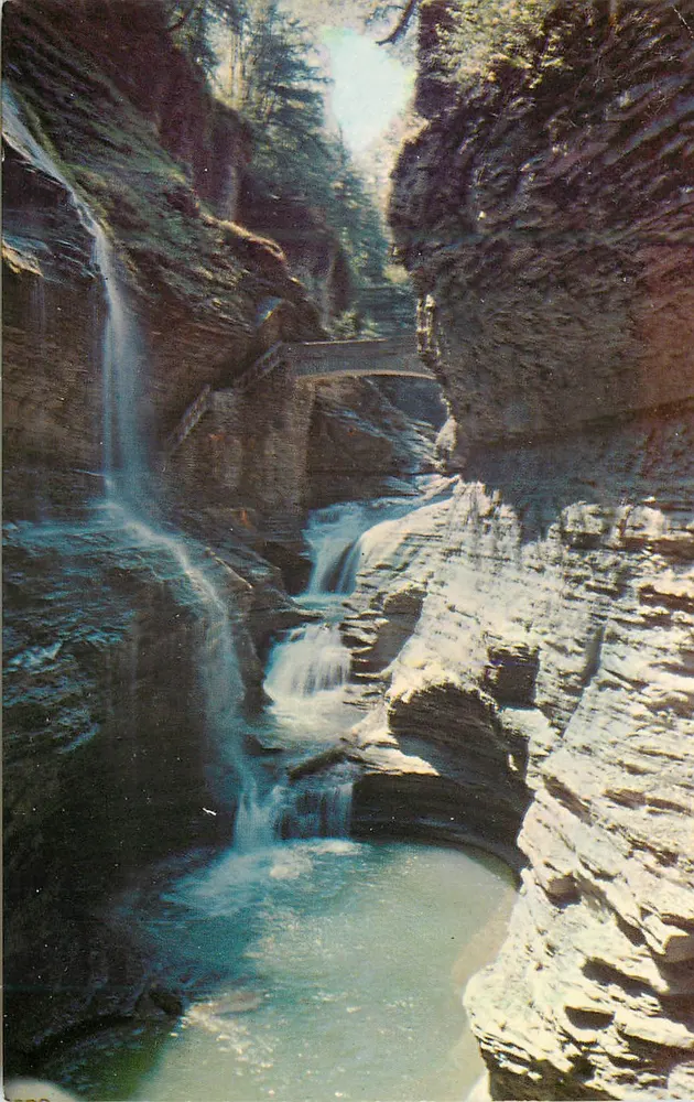 Cachoeira Arco-Íris — Watkins Glen State Park, Seção Finger Lakes — Lusterchrome by Tichnor Bros., Inc. - Frente