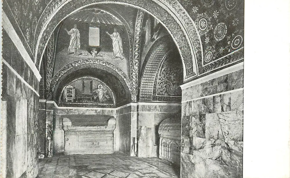 Mausoleum der Galla Placidia — Ravenna — 5. Jahrhundert - Vorderseite