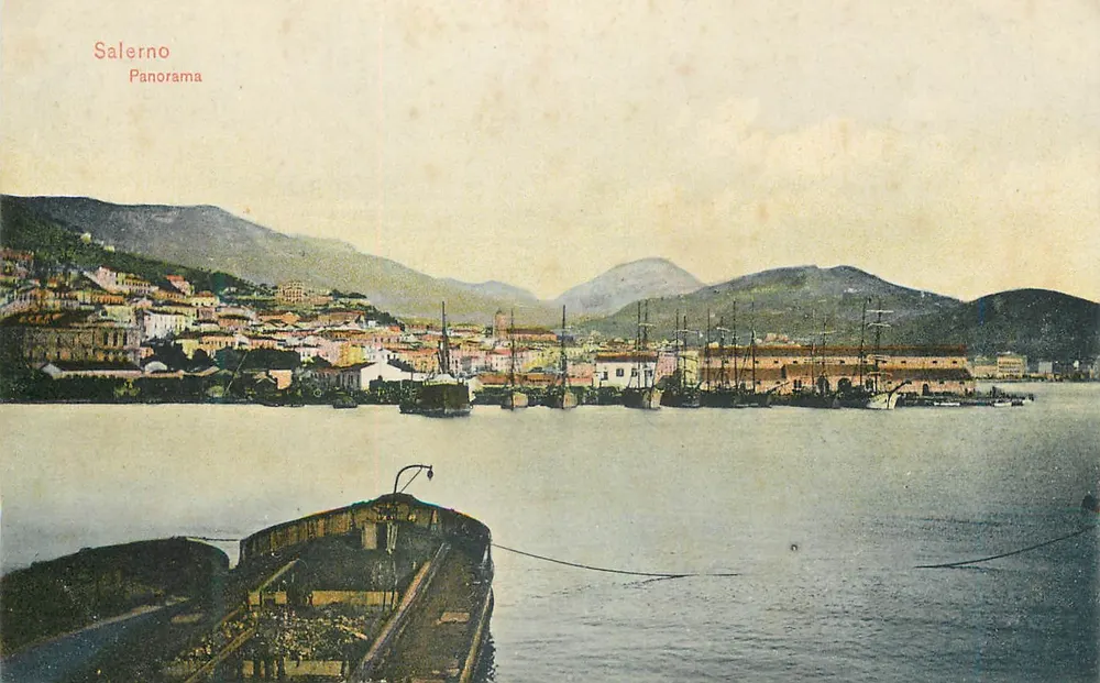 Salerno — Panoramablick auf den Hafen — Verlag Vincenzo Cataneo, Nr. 10 15743 - Vorderseite