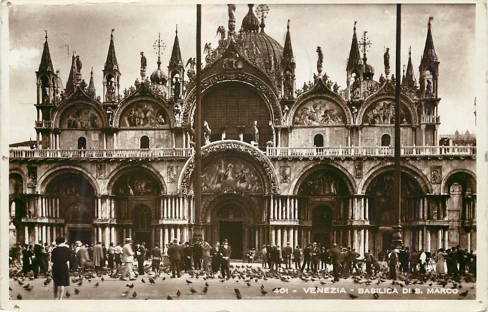 Venezia - Basilica di S. Marco — façade ornée, foule et pigeons — éditeur Fot. G. Brocca, n° 401 - Frente