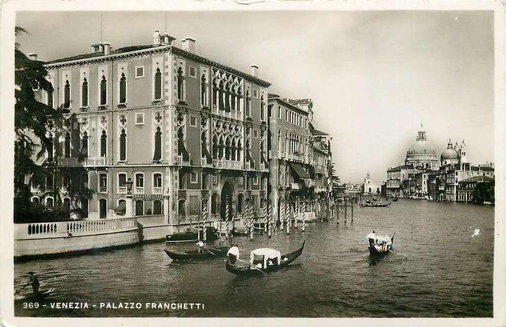 Venezia - Palazzo Franchetti — vista do canal com gôndolas e a basílica Santa Maria della Salute em segundo plano — editor A. Campassi, Torino, n° 369 - Frente