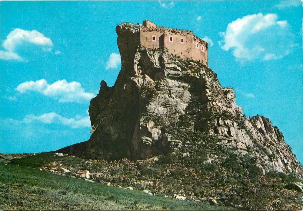 Castelo de Mussomeli — Sicília — editor Garami, n° 4023/23 - Frente