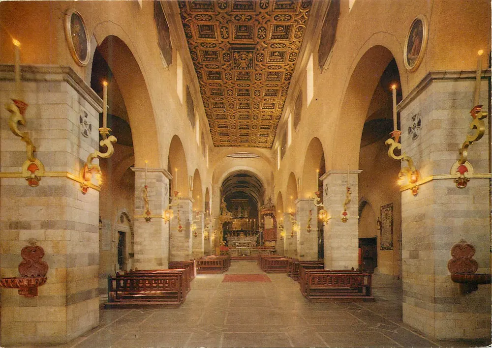 Interior da catedral de Melfi — série 449,95 s.l.m. — Multigrat Terni - Frente