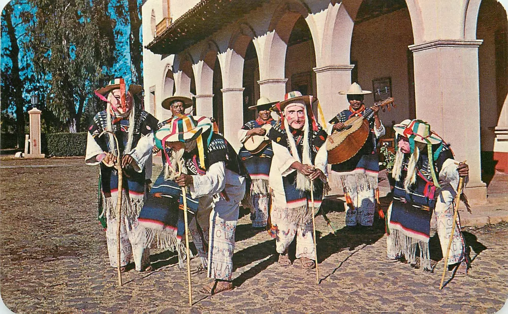 Danza de los Viejitos — Dança dos Velhos, Michoacán, México — Edições Turísticas Madrigal - Frente