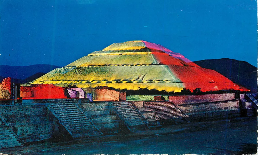 San Juan Teotihuacan in der Nacht — Pyramiden von Teotihuacan in der Nacht — Verlag Editorial Mexico, S.A. - Vorderseite