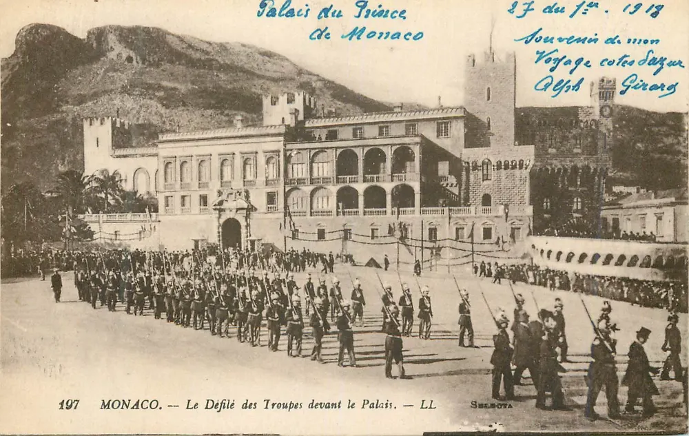 Monaco — Der Truppenparade vor dem Palast des Prinzen — LL, Nr. 197 - Vorderseite