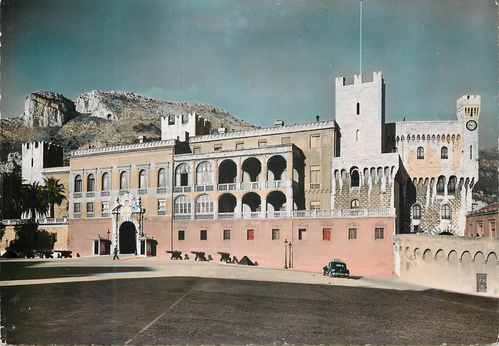 Palast von Monaco — Hauptfassade auf dem Palastplatz — Edition des Palastes von Monaco Nr. 7101 - Vorderseite
