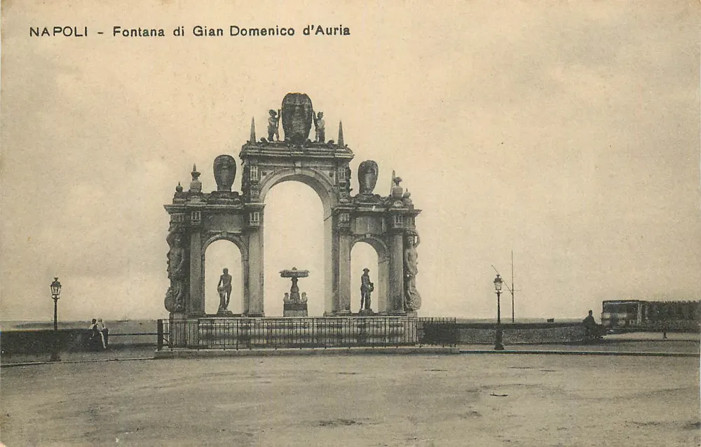 NAPOLI - Fontana di Gian Domenico d'Auria — editor Raguzico, série 23025 - Frente