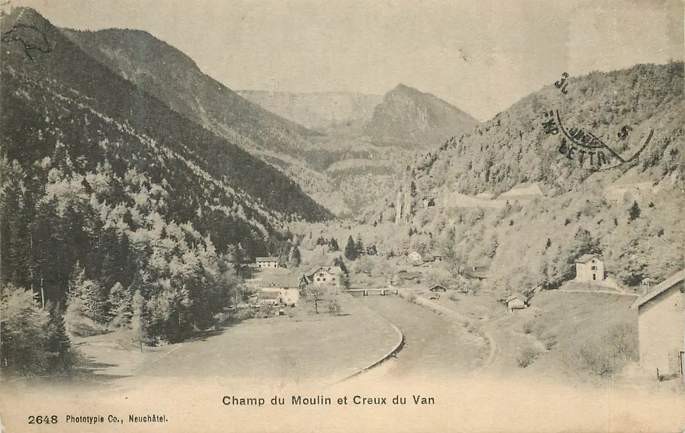 Veld van het Molen en Creux du Van — uitzicht op een bergvallei — Fototipia Co., Neuchâtel, n°2648 - Voorkant