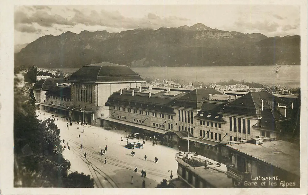 Lausanne, La Gare et les Alpes — Édition de Matille - Recto
