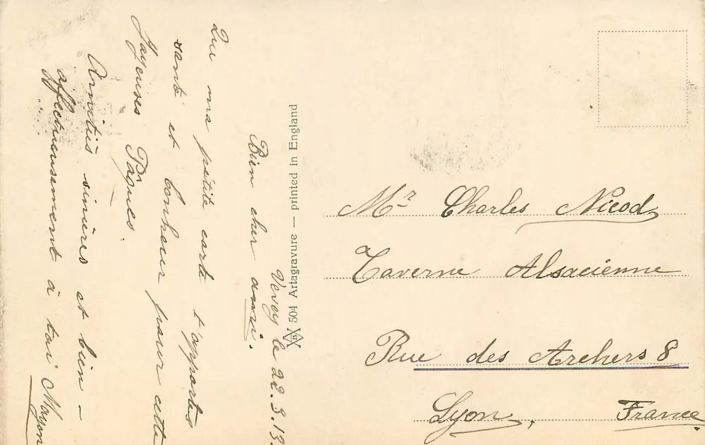 Femme tenant un panier d'œufs — Joyeuses Pâques — Helvetia - Verso