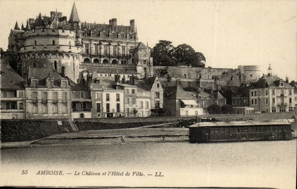 Amboise — Schloss und Rathaus — LL. - Vorderseite