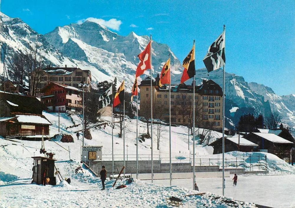 Wengen (1274 m) met Jungfrau — uitzicht op het hotel en vlaggen — uitgever Suter, n° 16708 - Voorkant