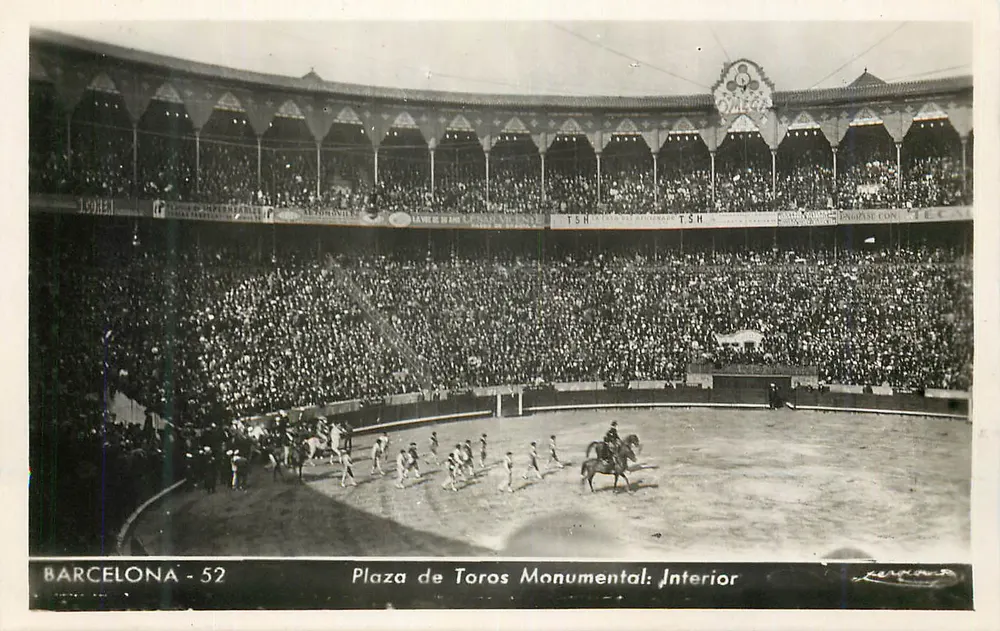 Barcelona - 52 — Pátio da Plaza de Toros Monumental: Interior — editor 'Lerena' - Frente