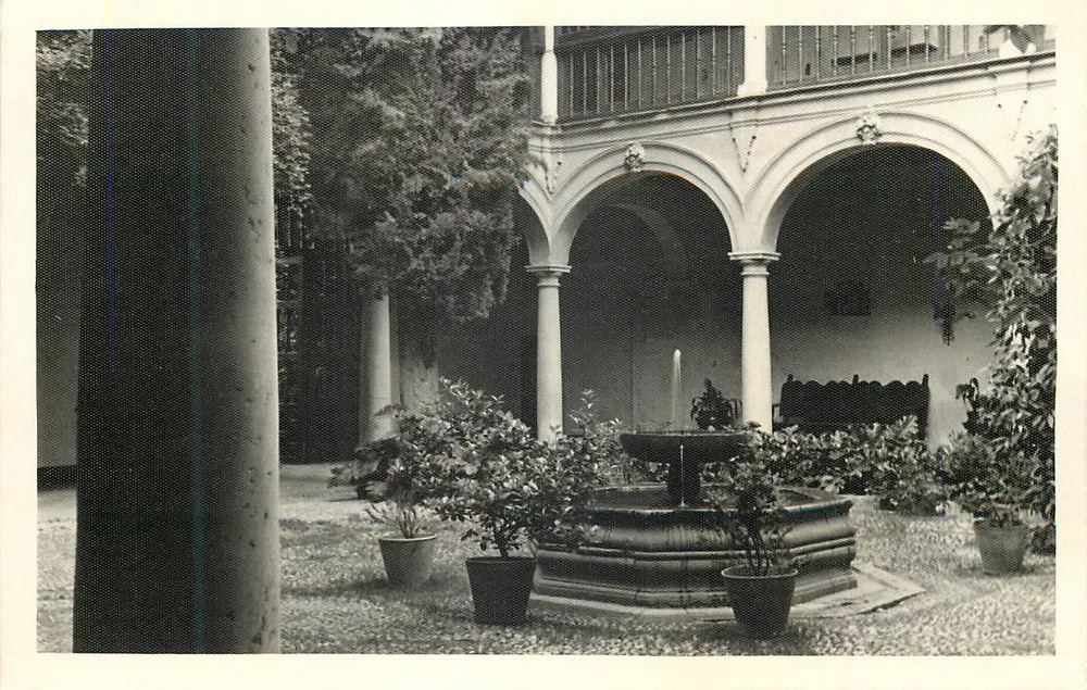 Innere Hof des Parador Nacional de S. Francisco — Alhambra — Granada - Vorderseite