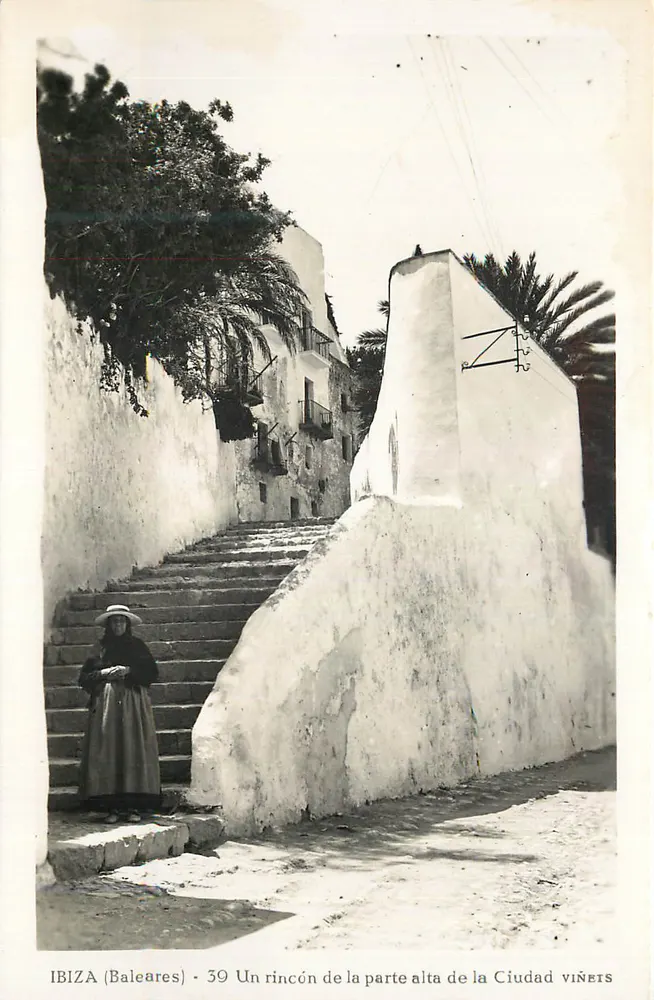 Ibiza (Balearen) - 39 Ein Eckbereich des oberen Teils der Stadt - Vorderseite