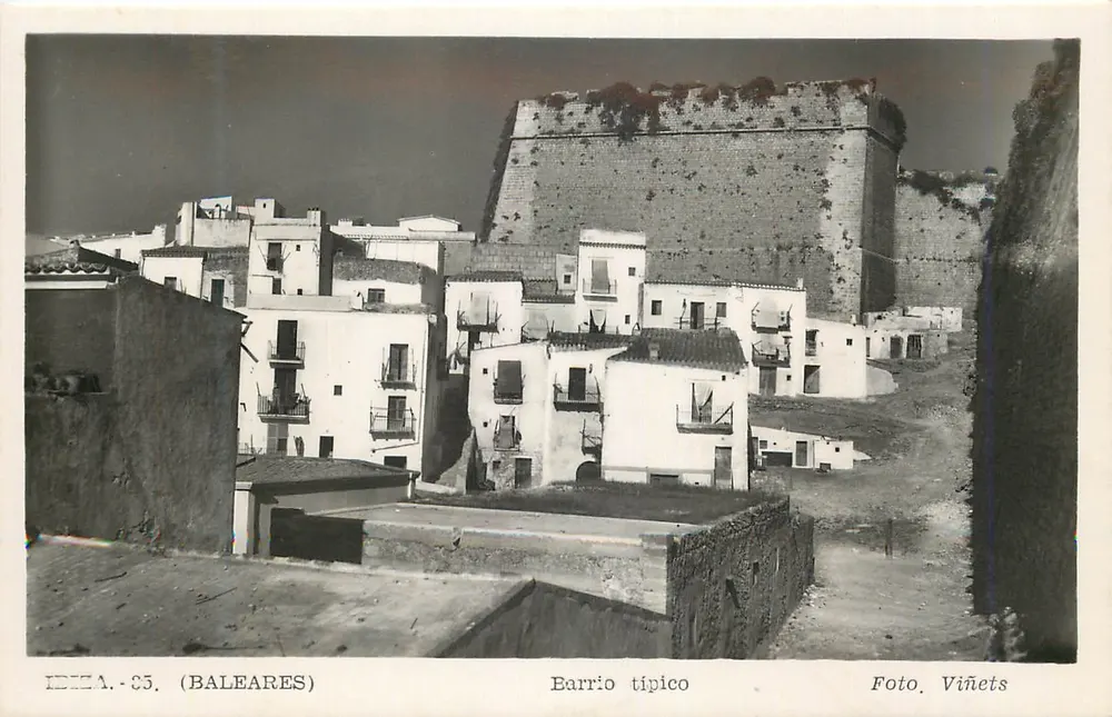 Idia - (Baleares) — Typisches Viertel — Foto. Viñets - Vorderseite