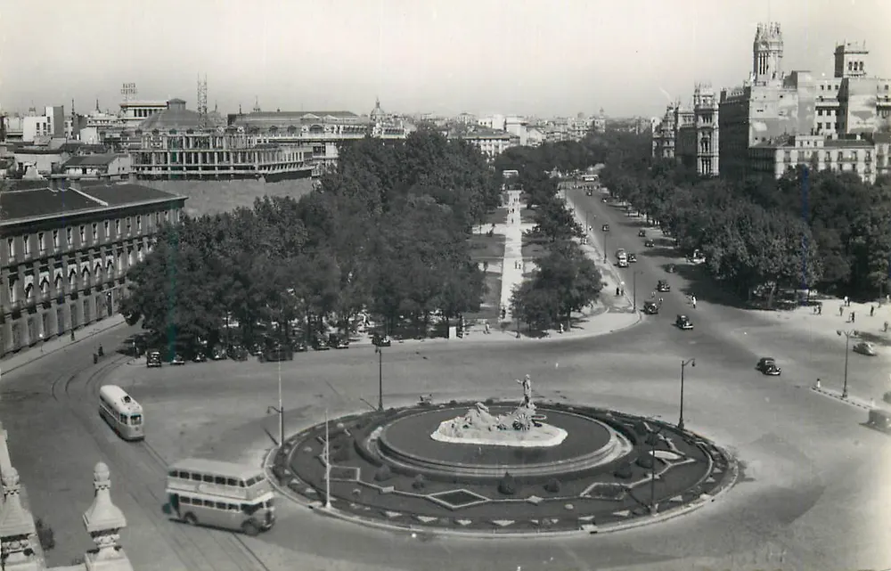 Madrid — Fontäne des Neptun und Paseo del Prado — Dominguez Postal n°45 - Vorderseite