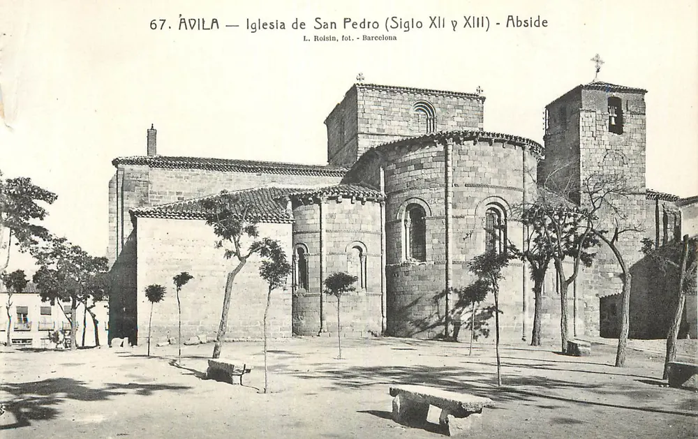 Ávila — Iglesia de San Pedro (Siglo XII y XIII) - Abside - Voorkant