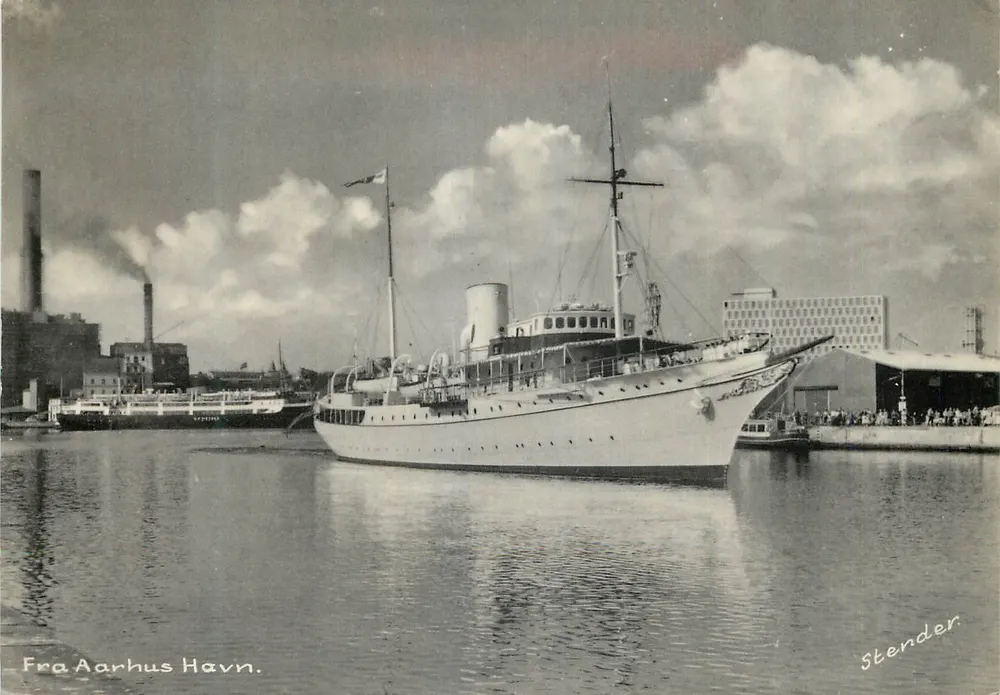 Aarhus Havn — vue du port avec un navire — Stender - Recto