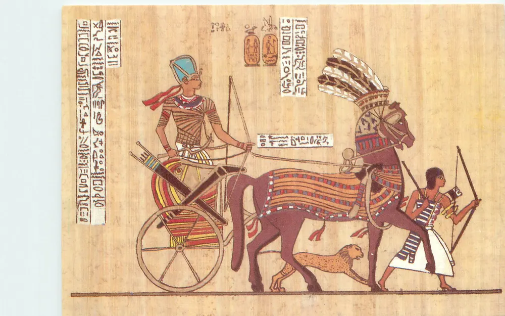 Ramsès II im Streitwagen gegen die Hethiter — Ägypten, 19. Dynastie — Verlag Kurt & Landrock, Kairo - Vorderseite