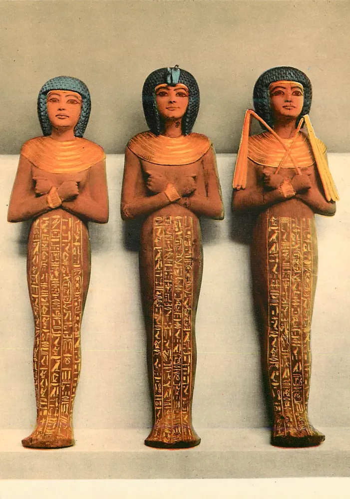 Drei ushabtis aus goldverziertem Zedernholz — Ägyptisches Museum, Kairo — Verlag Lehner & Landrock & Co. - Vorderseite