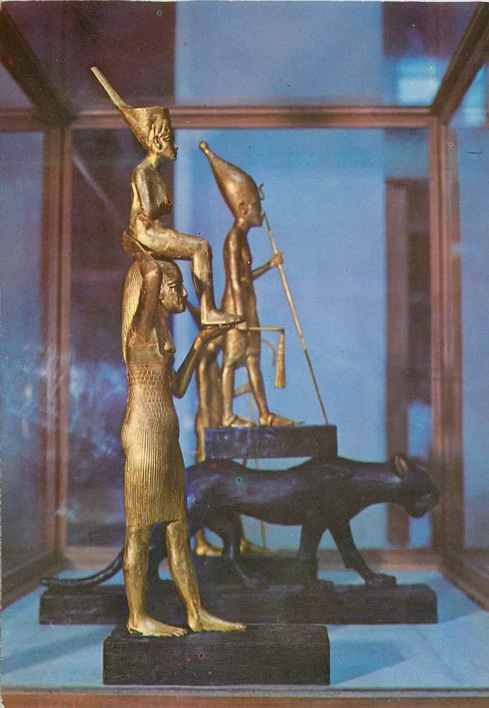Esculturas egipcias doradas — Museo egipcio de Luxor — Ediciones del Egipto - Anverso