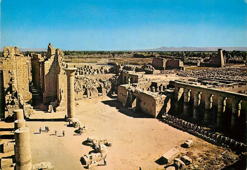 Luxor-Karnak — Großer Hof von Amun — Verlag Dar El Guedid, KAIRO - Vorderseite