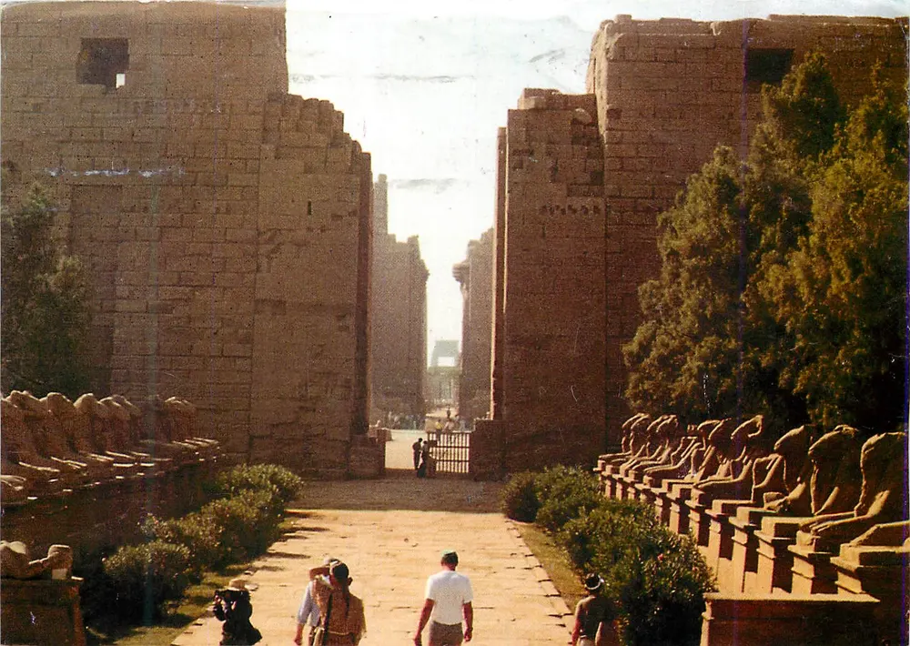 Karnak — Avenue der Sphinxen und Pylons des Tempels von Amon-Ra — King Mina - Vorderseite