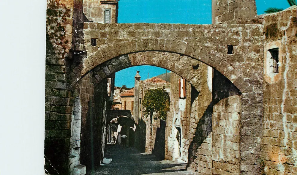 Rhodes - Ciudad vieja - Calle pittoresca - Editor P. TITANO - Anverso