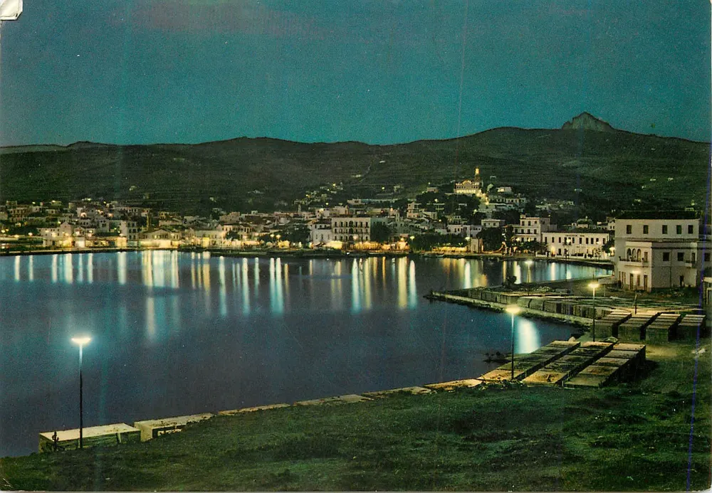 Tinos — Allgemeiner Blick bei Nacht — B. Thaïas - Vorderseite