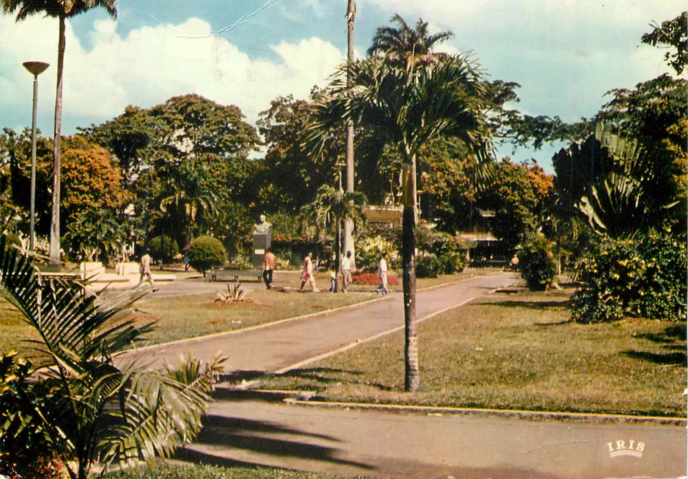 Die Gärten der Place de la Victoire — Guadeloupe — Verlag IRIS - Vorderseite