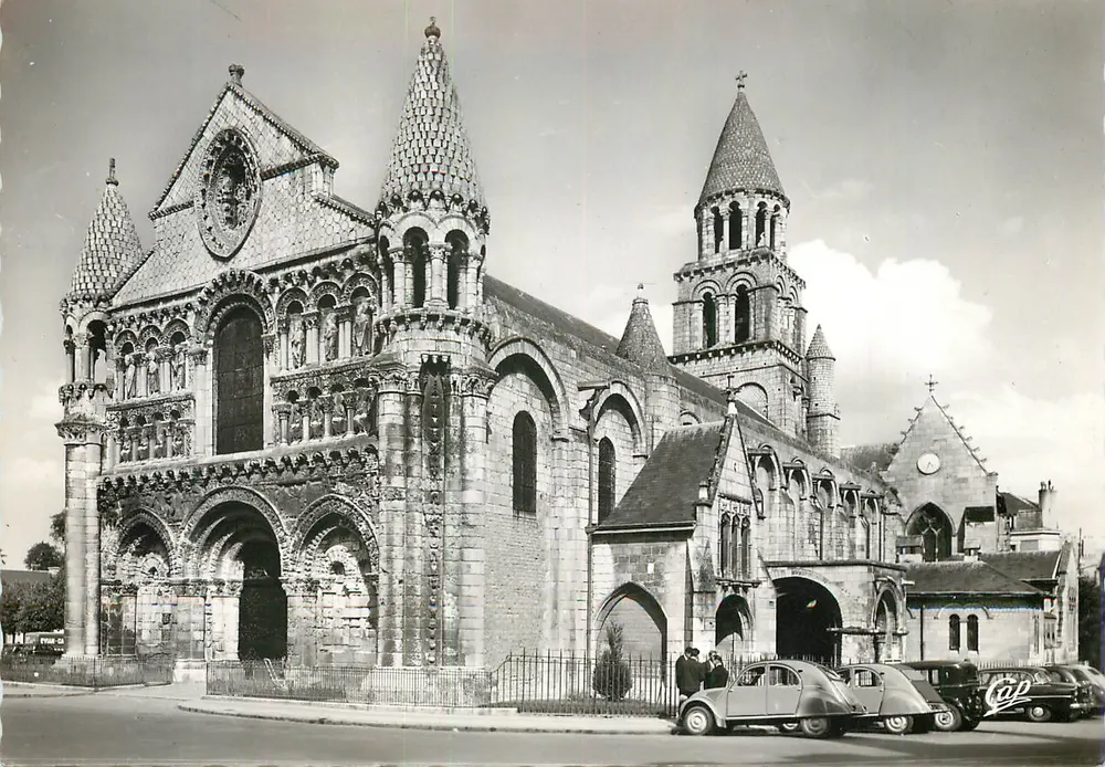Poitiers — Notre-Dame la Grande — Sociedade das Artes Fotomecânicas, Paris - Frente