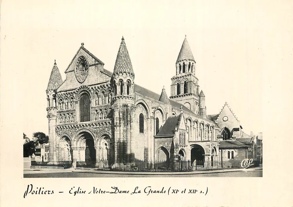 Poitiers — Kirche Notre-Dame La Grande (11. und 12. Jahrhundert) — Cap - Vorderseite