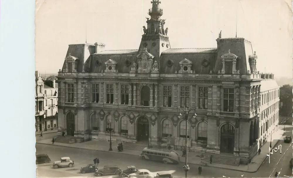 Hotel de Ville de Poitiers — vista geral — Foto Verdadeira, n° 109 - Frente