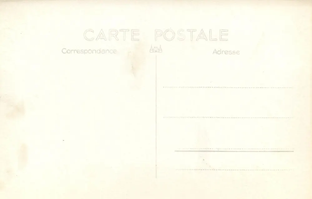 Igreja de São Pedro de Poitiers — vista frontal com seu sintral gótico — carta postal não editada - Verso