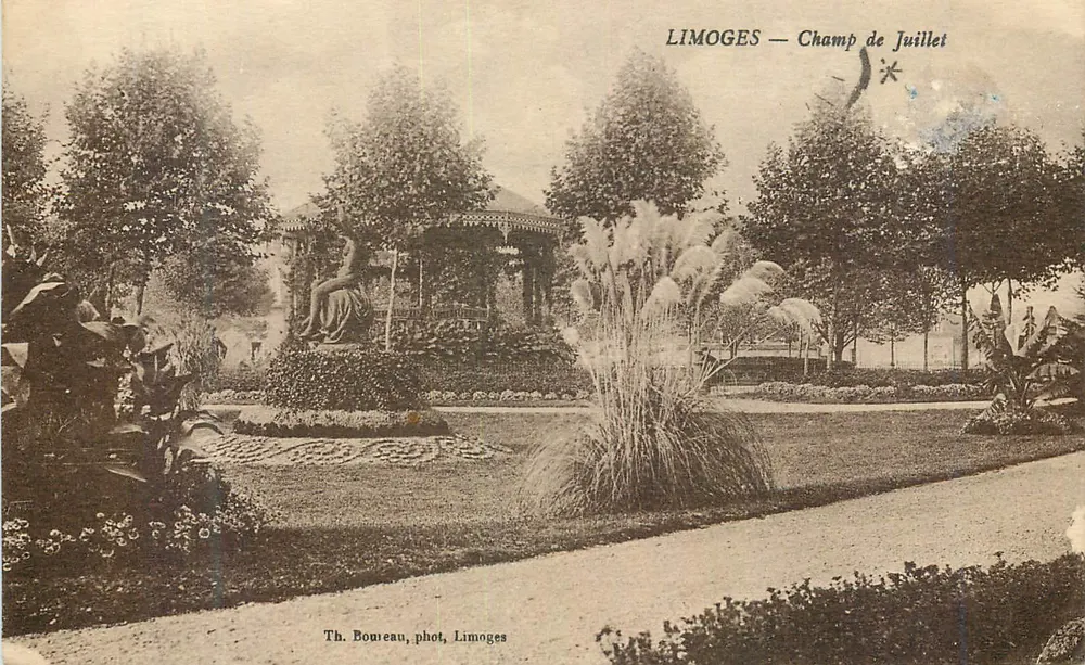 LIMOGES — Plac Juillet — Th. Boureau, fot, Limoges - Awers