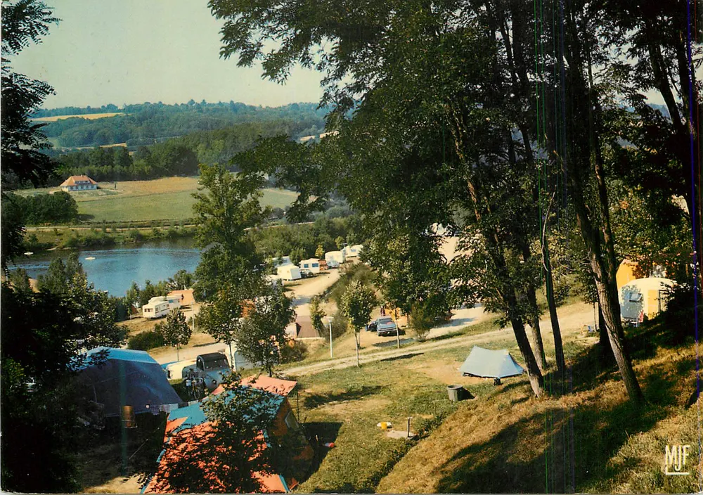 Camping de Bujaleuf — See — Photo Thibault, 87 H 28(75) - Vorderseite
