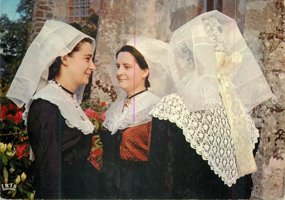 Duas mulheres com trajes tradicionais — Limousin — Edições « Théojac » - Frente