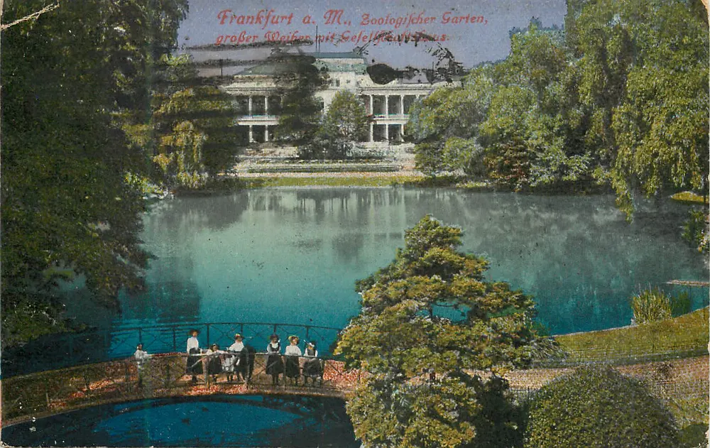 Frankfurt a. M., Zoologischer Garten — grand lac avec le bâtiment du zoo — éditeur Gerhard Bühnen & Co. - Vorderseite
