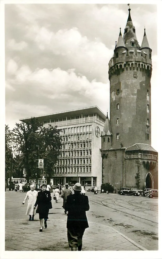 Frankfurt a.M. Eschenheimer Turm — mit dem Bayer-Haus — Verlag Michel & Co., Nr. 865 - Vorderseite