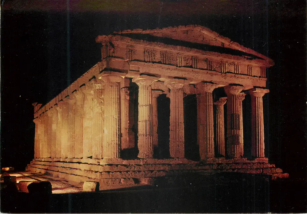 Agrigento - Templo da Concordia - vista noturna — Editor CONCA D'ORO VINCENZO RIBAUDO, n° 15764 - Frente