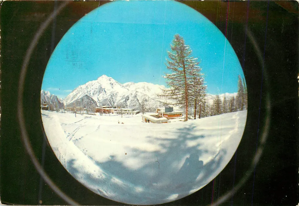 Panoramablick auf eine schneebedeckte Landschaft — Saint-Jean-d'Angély — Hotel Rio Envers Gallia - Vorderseite