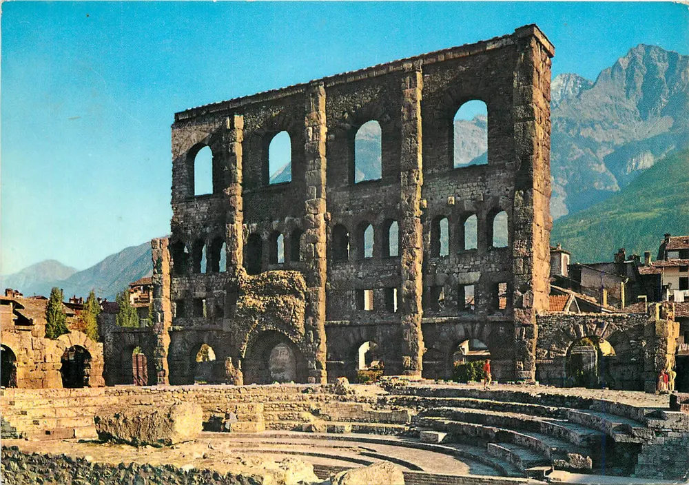 Römisches Theater von Aosta — mit dem Monte Aemilius im Hintergrund — Sonderausgabe Capurso, Nr. 583 - Vorderseite