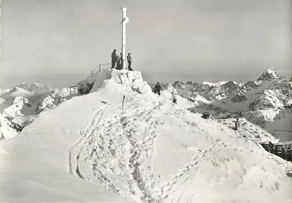 Nebelhornpifel (2224 m) — mit Zugspitze und Hochvogel — Verlag E. Atzler, Tiefenbach (Allgäu) - Vorderseite