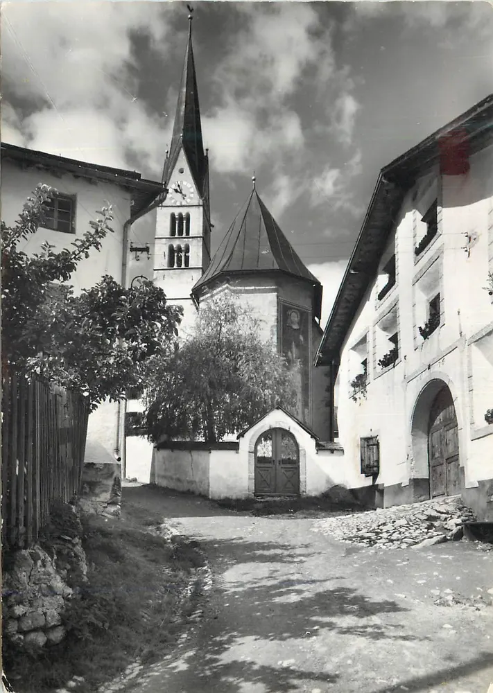 St. Maria im Münstertal — Dorfpartie bei der Kirche — Verlag Otto Furter, Davos-Platz, n° 30-330 - Vorderseite