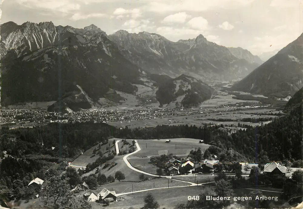Bludenz contra Arlberg — vista panorâmica — Verlag G. Heinzlies Erben, n° 948 - Frente